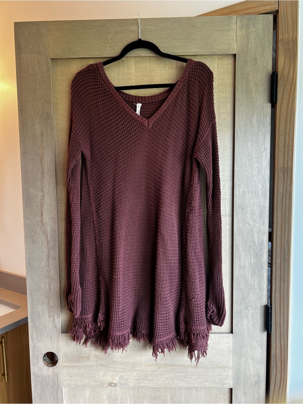 Frayed Hem Waffle Knit V-Neck Sweater